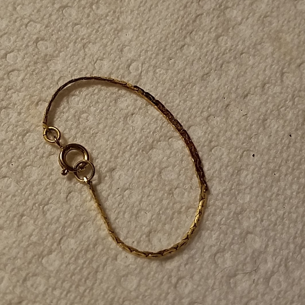 4.5" Herringbone Gold Tone Bracelet